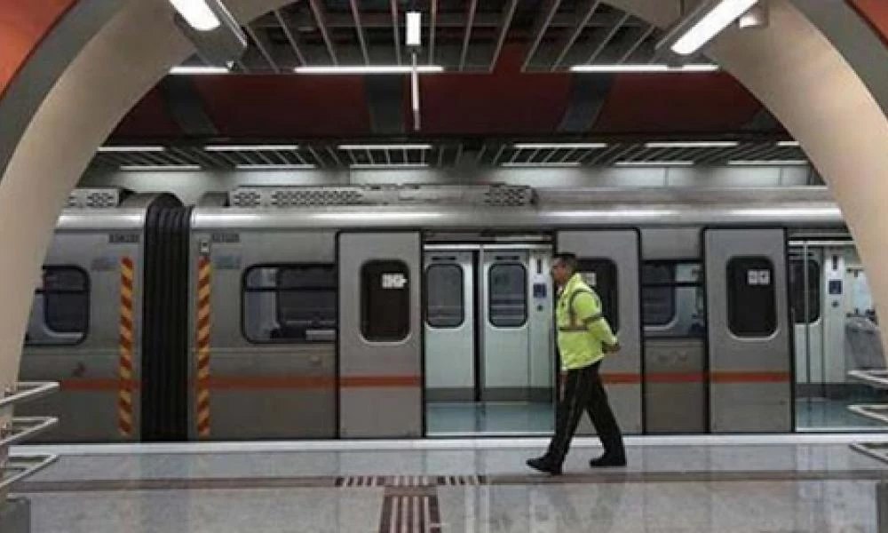 O υπ. Υποδομών και Μεταφορών τοποθετείτε για το ενδεχόμενο περιορισμού των ΜΜΜ